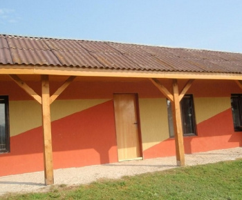 Obec a okolie